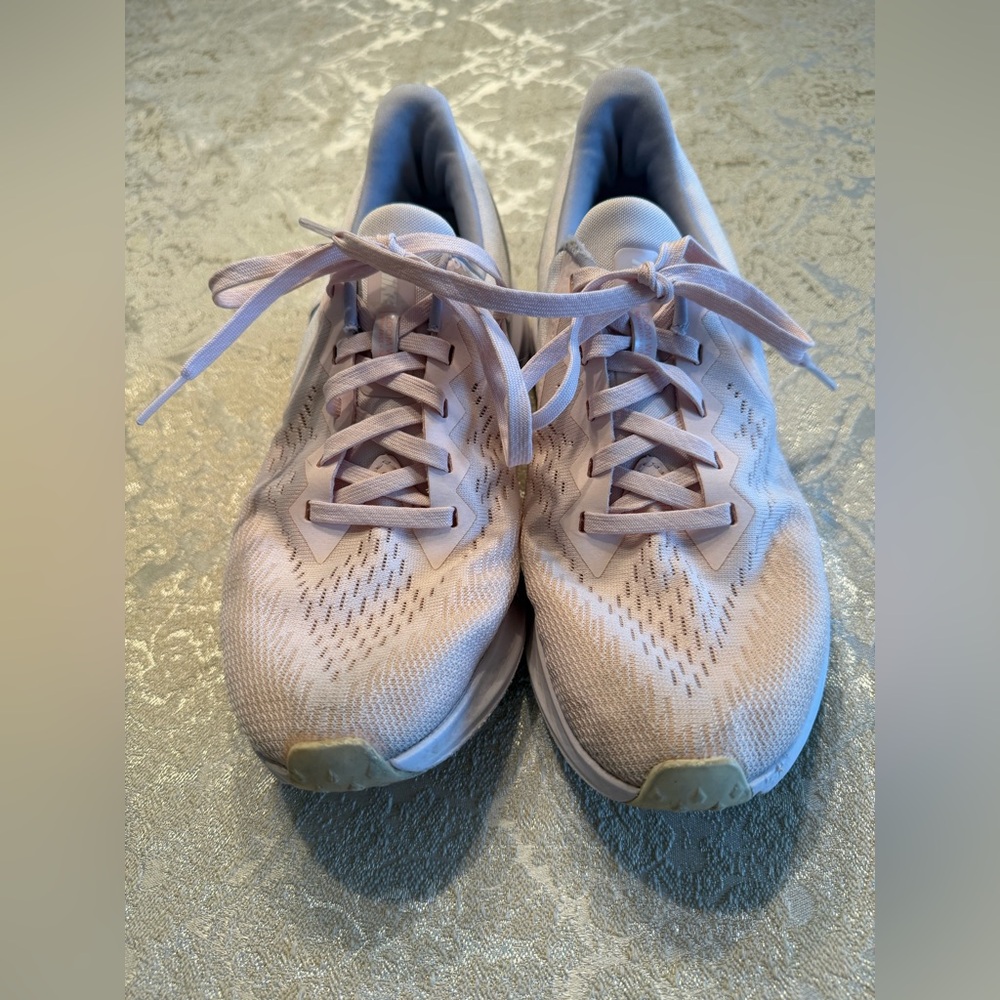 Nike Women's Light Pink Athletic Shoes